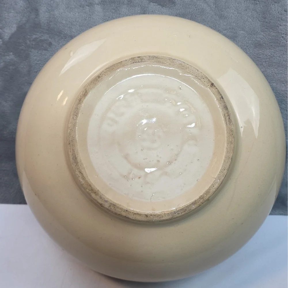 Vintage Watt Ware Pottery Large Mixing Bowl 11.75 